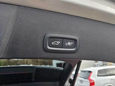 2025 Volvo XC40 Plus Bright Theme