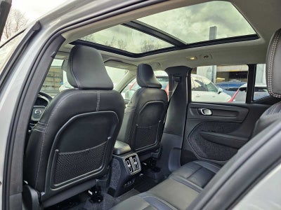 2025 Volvo XC40 Plus Bright Theme