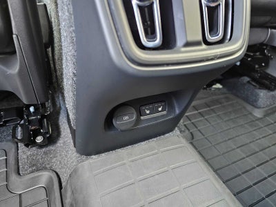 2025 Volvo XC40 Plus Bright Theme