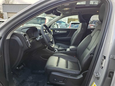 2025 Volvo XC40 Plus Bright Theme