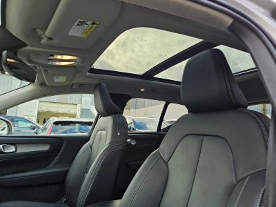2025 Volvo XC40 Plus Bright Theme
