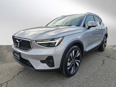 2025 Volvo XC40 Plus Bright Theme