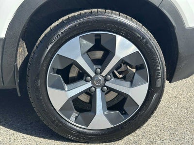2025 Volvo XC40 Plus Bright Theme