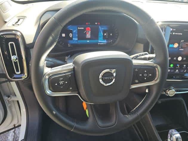2025 Volvo XC40 Plus Bright Theme