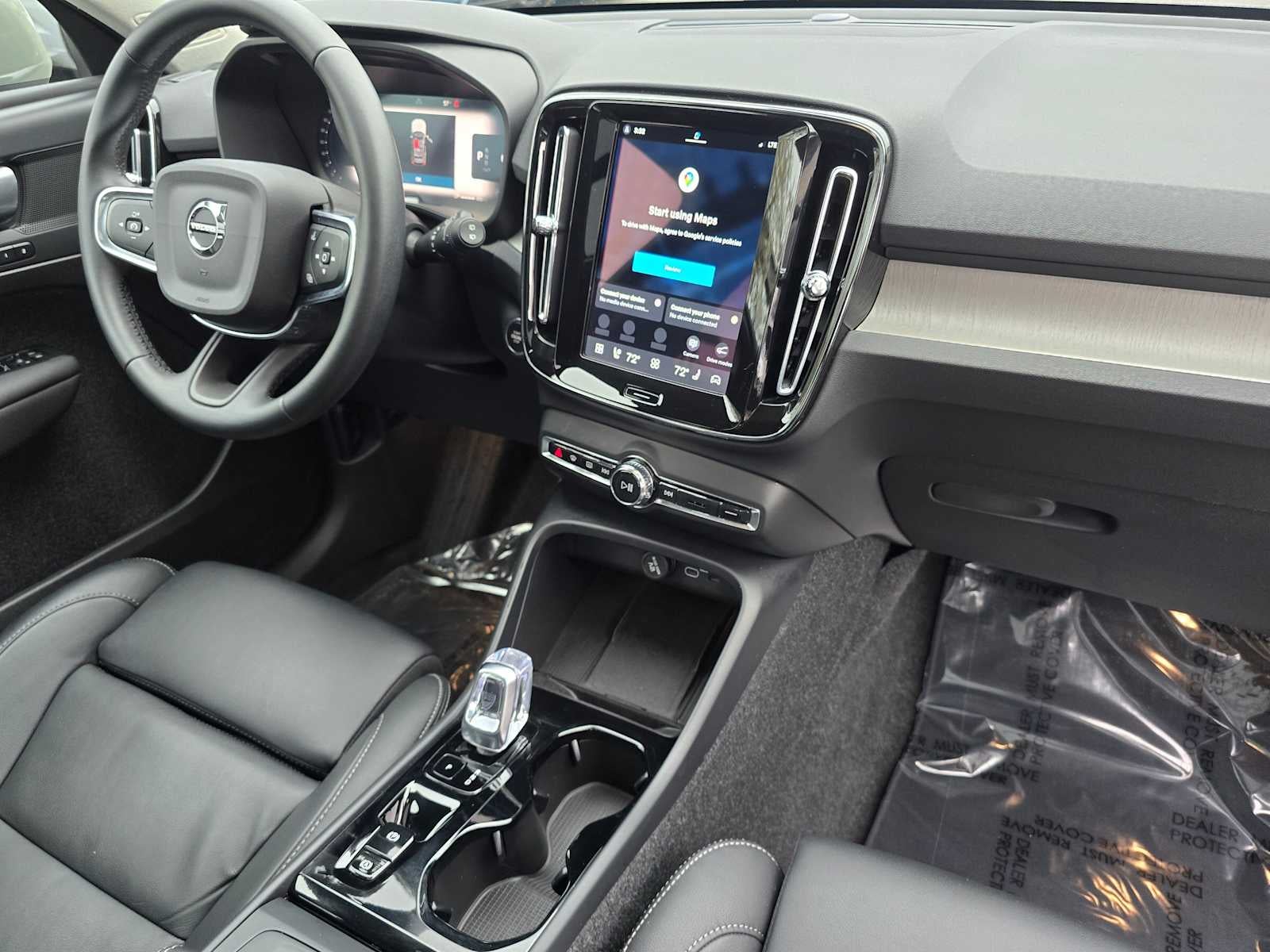 2025 Volvo XC40 Plus Bright Theme