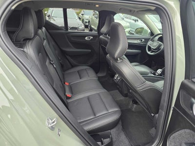 2025 Volvo XC40 Plus Bright Theme