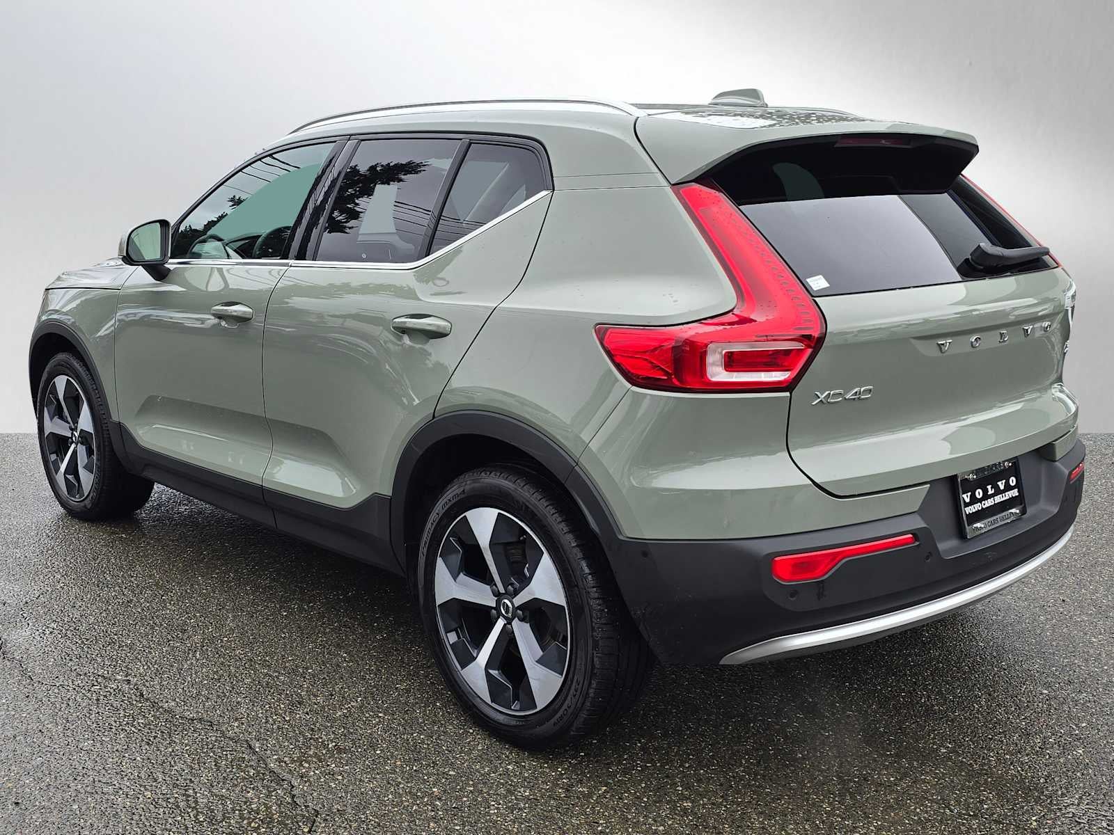 2025 Volvo XC40 Plus Bright Theme
