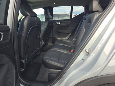 2025 Volvo XC40 Plus Bright Theme