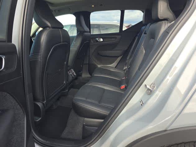 2025 Volvo XC40 Plus Bright Theme