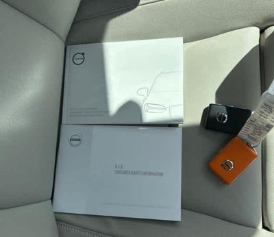 2024 Volvo XC40 Plus Bright Theme