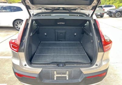 2024 Volvo XC40 Plus Bright Theme