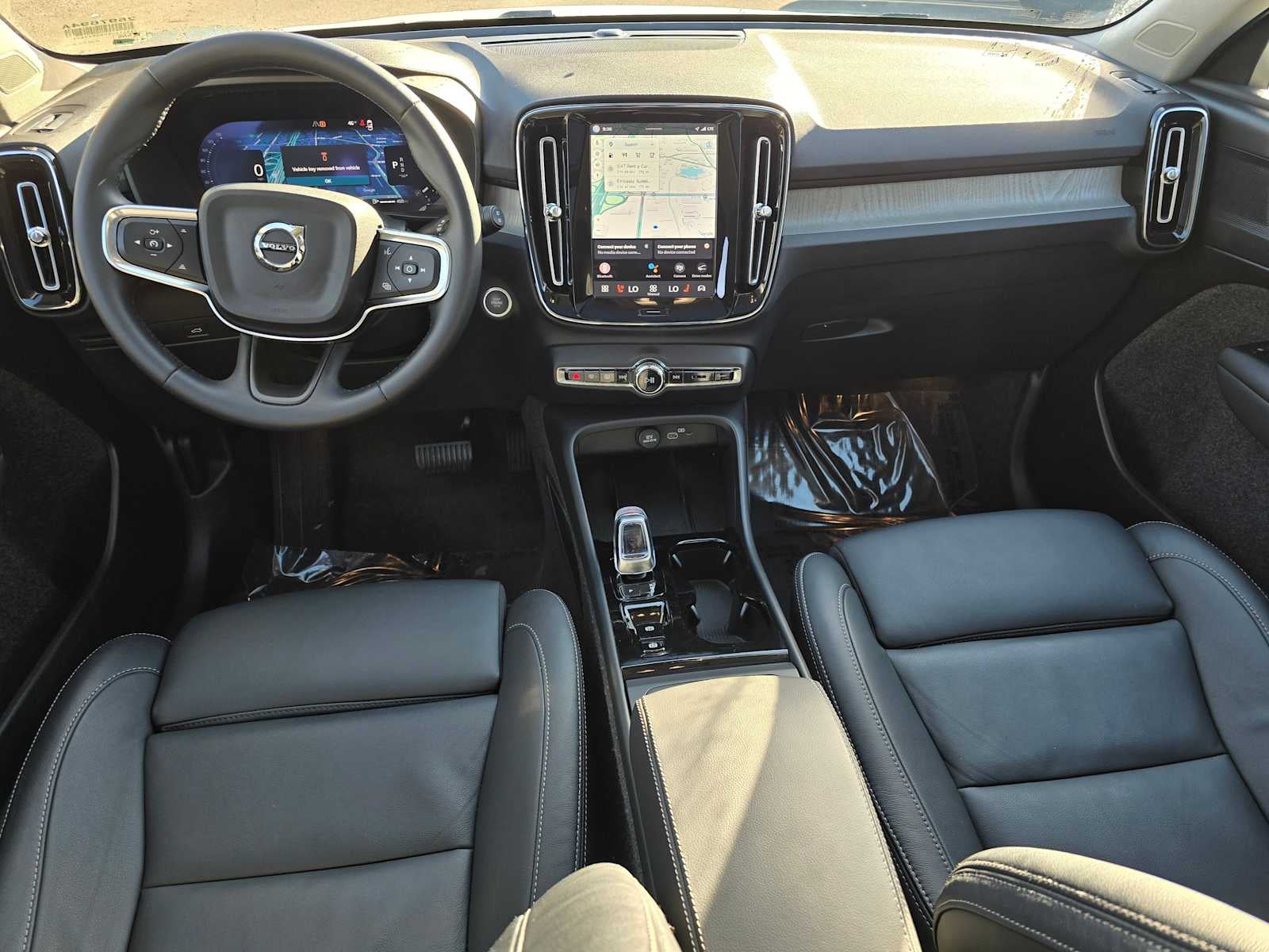 2025 Volvo XC40 Plus Bright Theme