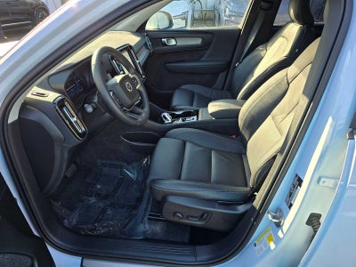 2025 Volvo XC40 Plus Bright Theme