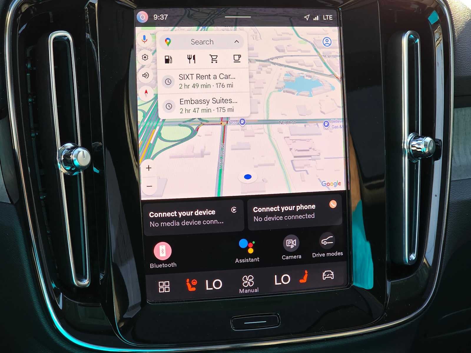 2025 Volvo XC40 Plus Bright Theme