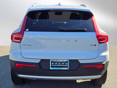 2025 Volvo XC40 Plus Bright Theme