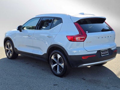 2025 Volvo XC40 Plus Bright Theme