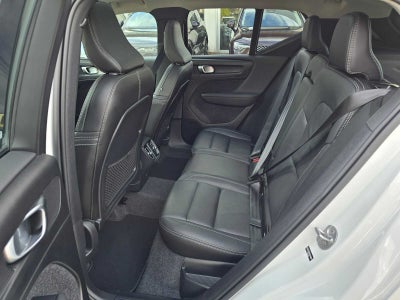 2025 Volvo XC40 Plus Bright Theme