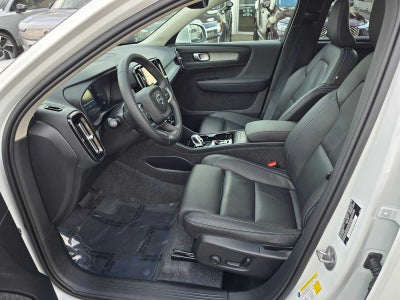 2025 Volvo XC40 Plus Bright Theme
