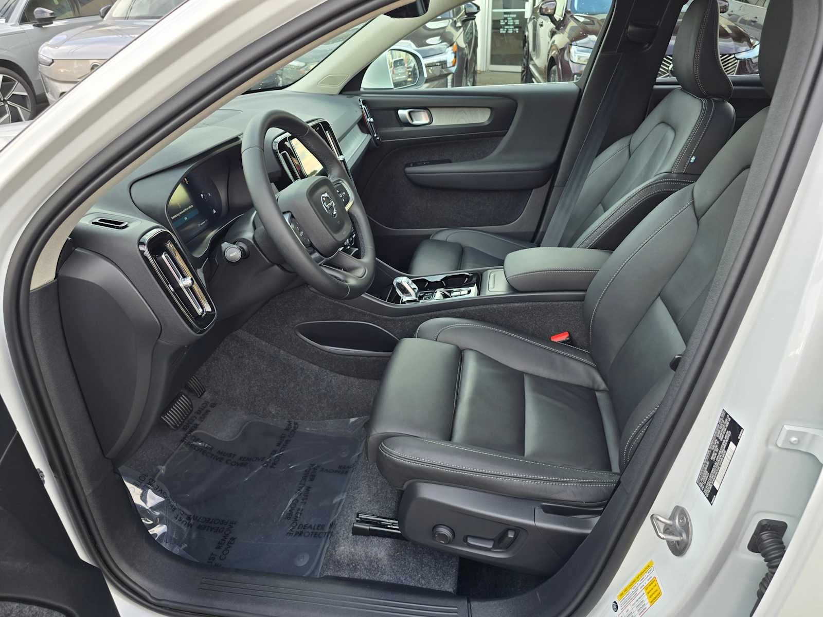 2025 Volvo XC40 Plus Bright Theme