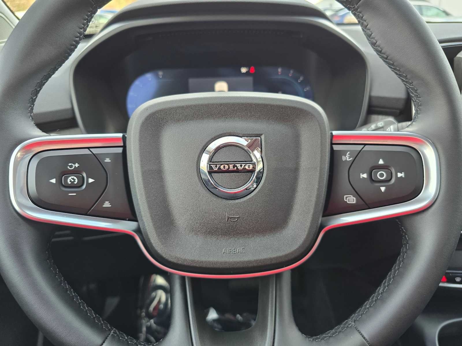 2025 Volvo XC40 Plus Bright Theme