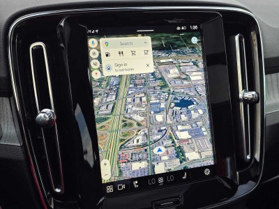 2025 Volvo XC40 Plus Bright Theme