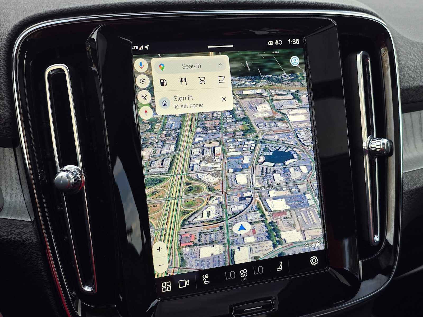 2025 Volvo XC40 Plus Bright Theme