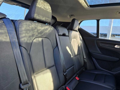2025 Volvo XC40 Plus Bright Theme