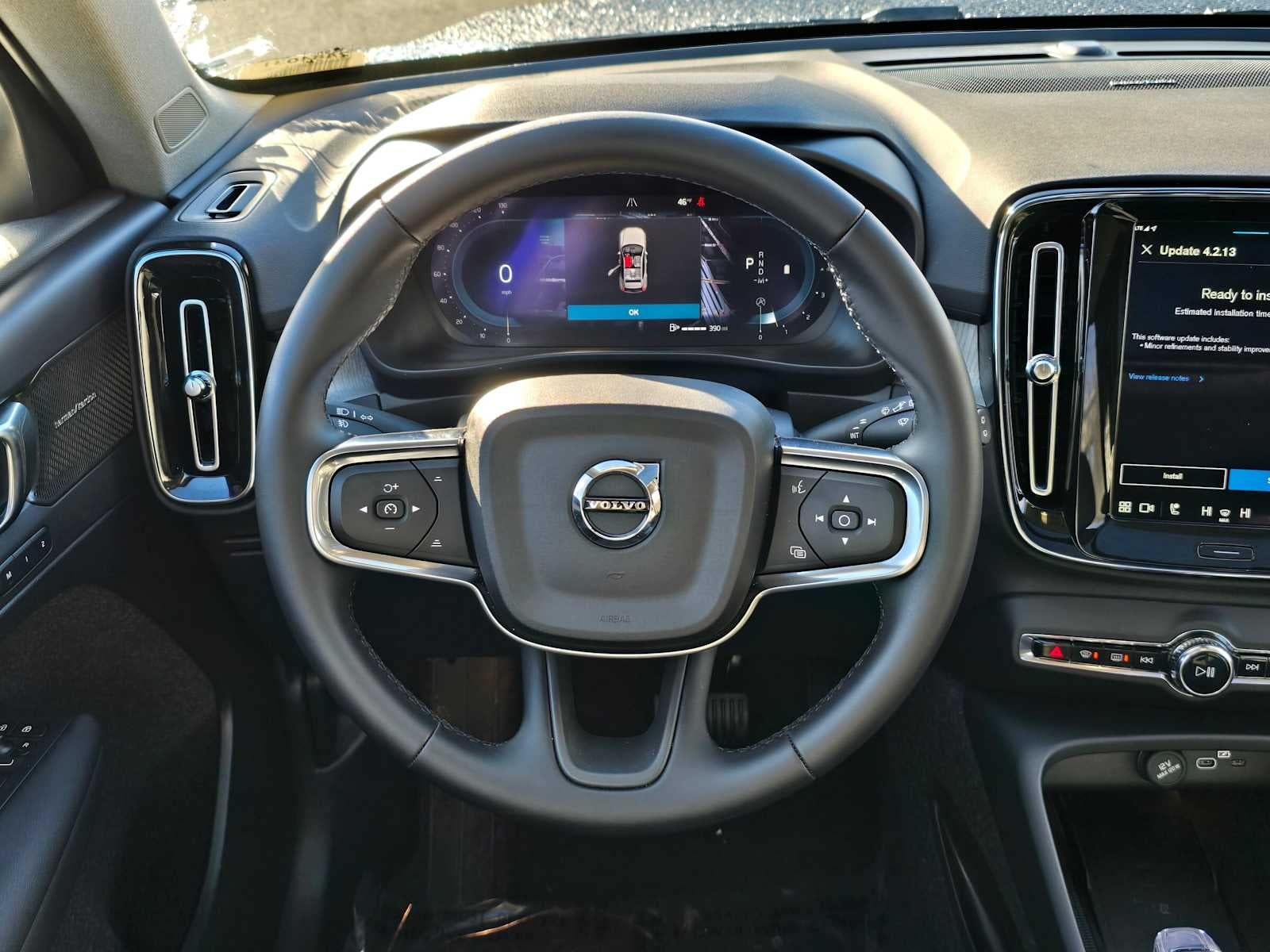 2025 Volvo XC40 Plus Bright Theme