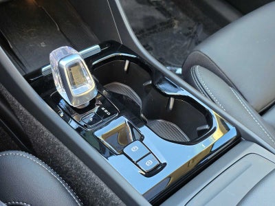 2025 Volvo XC40 Plus Bright Theme