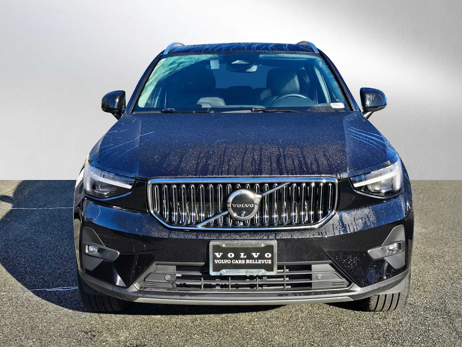 2025 Volvo XC40 Plus Bright Theme