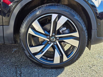 2025 Volvo XC40 Plus Bright Theme