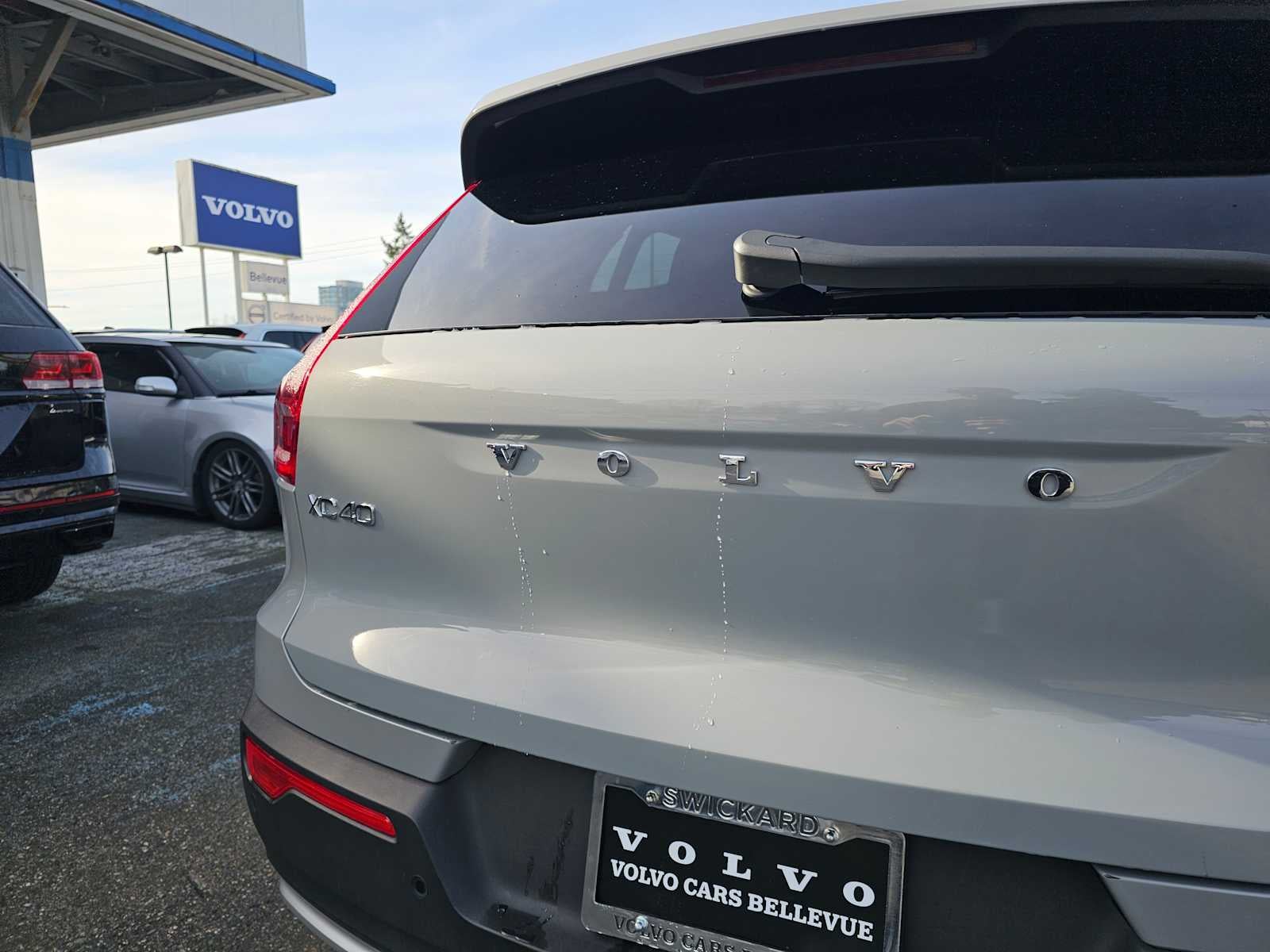 2025 Volvo XC40 Plus Bright Theme