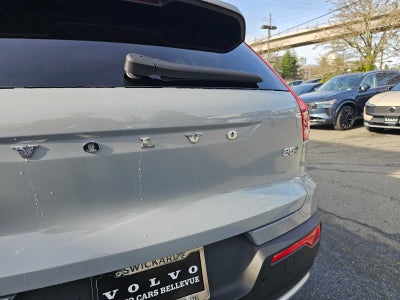 2025 Volvo XC40 Plus Bright Theme