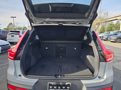 2025 Volvo XC40 Plus Bright Theme