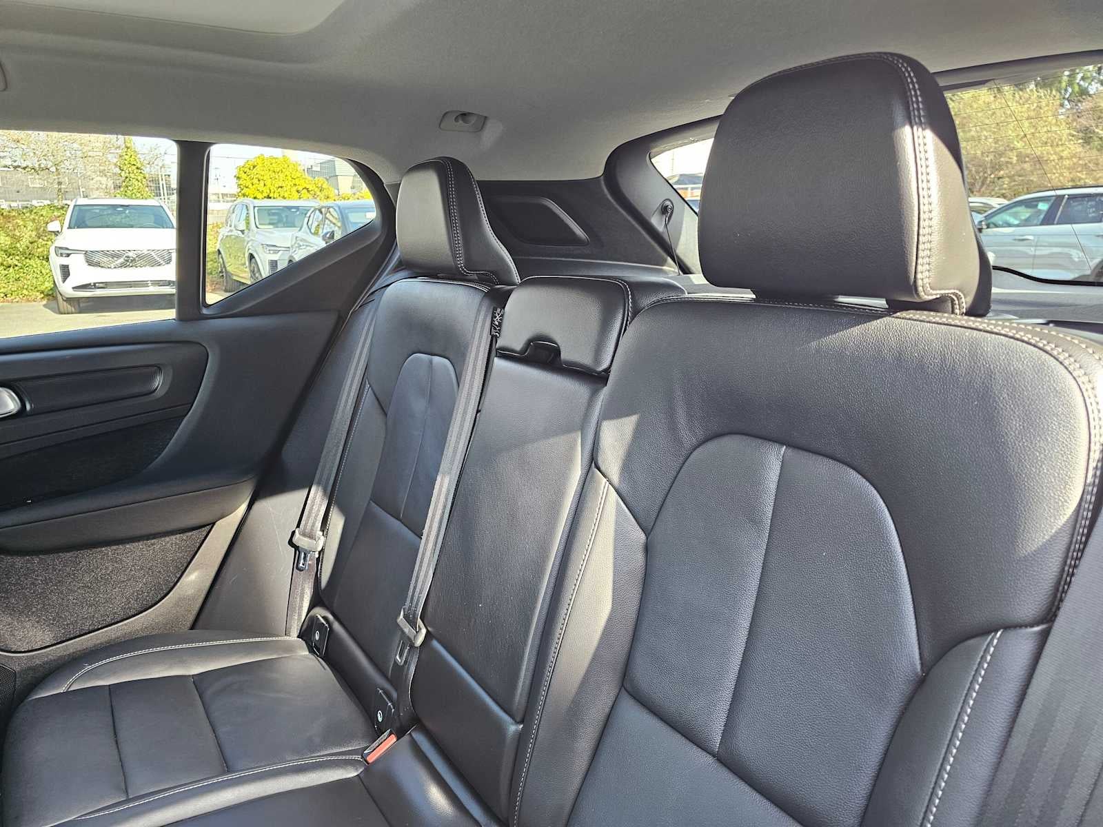 2025 Volvo XC40 Plus Bright Theme