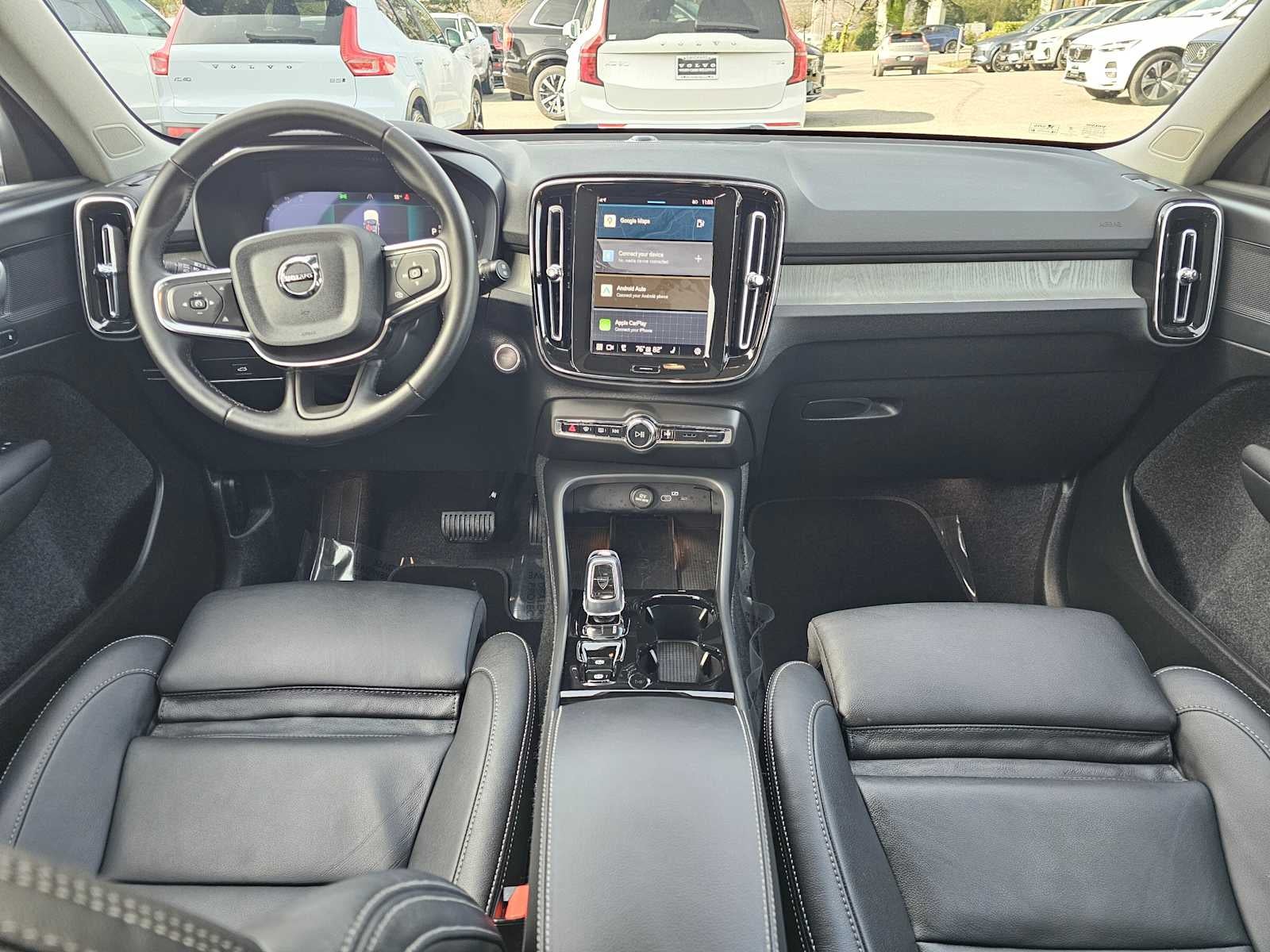 2025 Volvo XC40 Plus Bright Theme