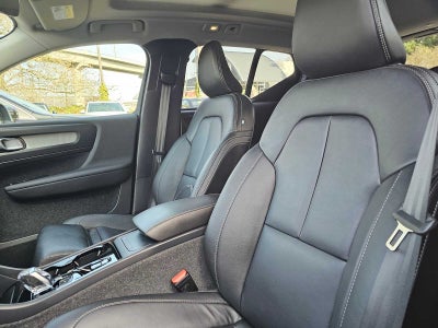 2025 Volvo XC40 Plus Bright Theme