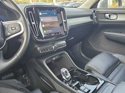 2025 Volvo XC40 Plus Bright Theme