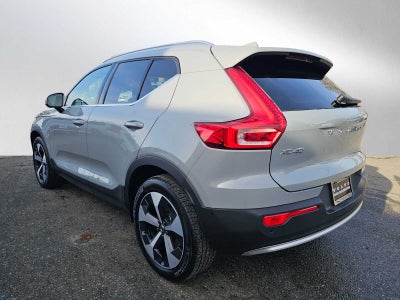 2025 Volvo XC40 Plus Bright Theme