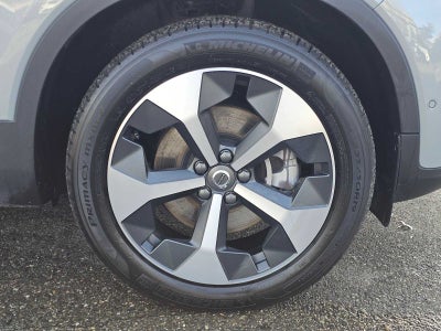 2025 Volvo XC40 Plus Bright Theme