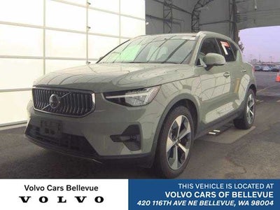 2025 Volvo XC40 Plus Bright Theme
