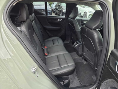 2025 Volvo XC40 Plus Bright Theme