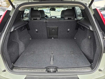 2025 Volvo XC40 Plus Bright Theme