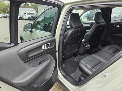 2025 Volvo XC40 Plus Bright Theme
