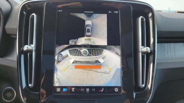 2025 Volvo XC40 Plus Bright Theme