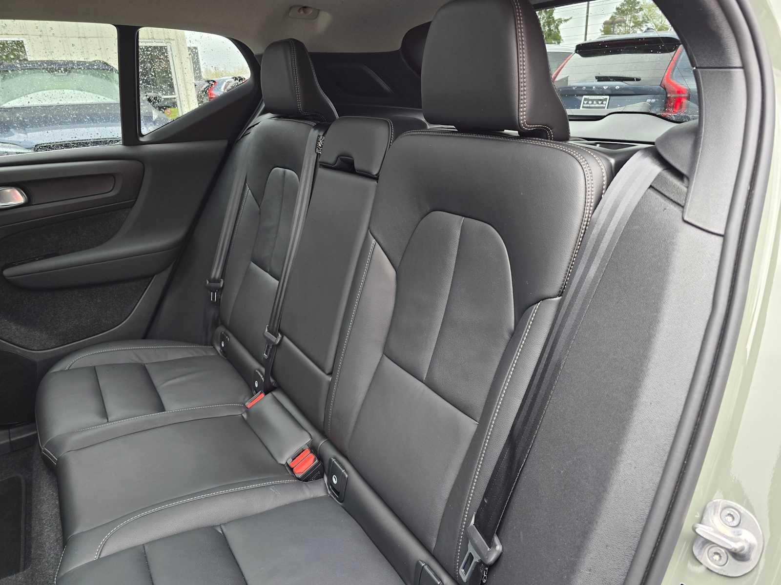 2025 Volvo XC40 Plus Bright Theme