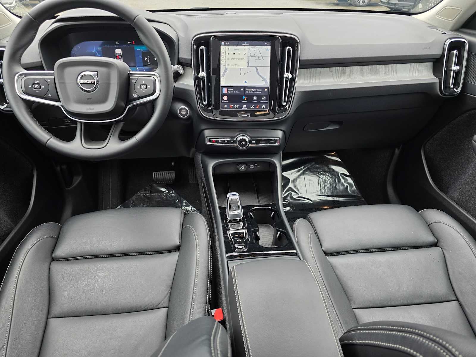 2025 Volvo XC40 Plus Bright Theme