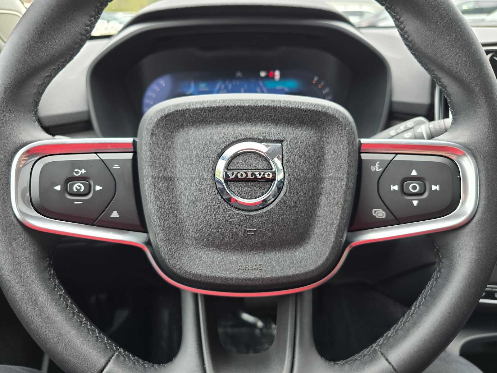 2025 Volvo XC40 Plus Bright Theme