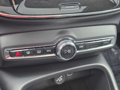 2025 Volvo XC40 Plus Bright Theme