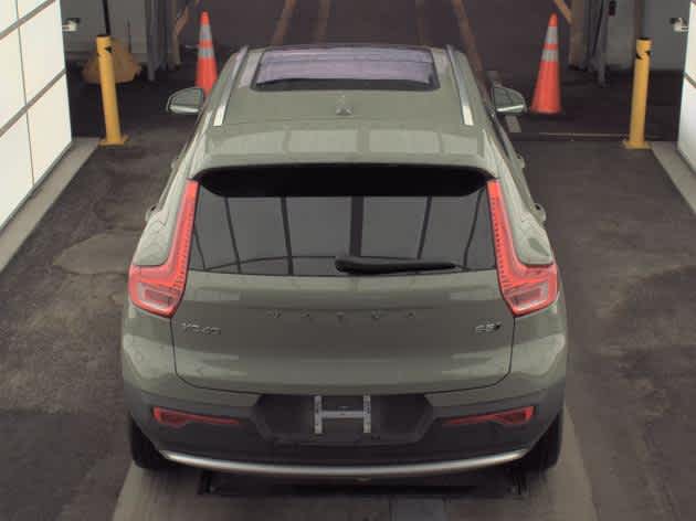 2025 Volvo XC40 Plus Bright Theme